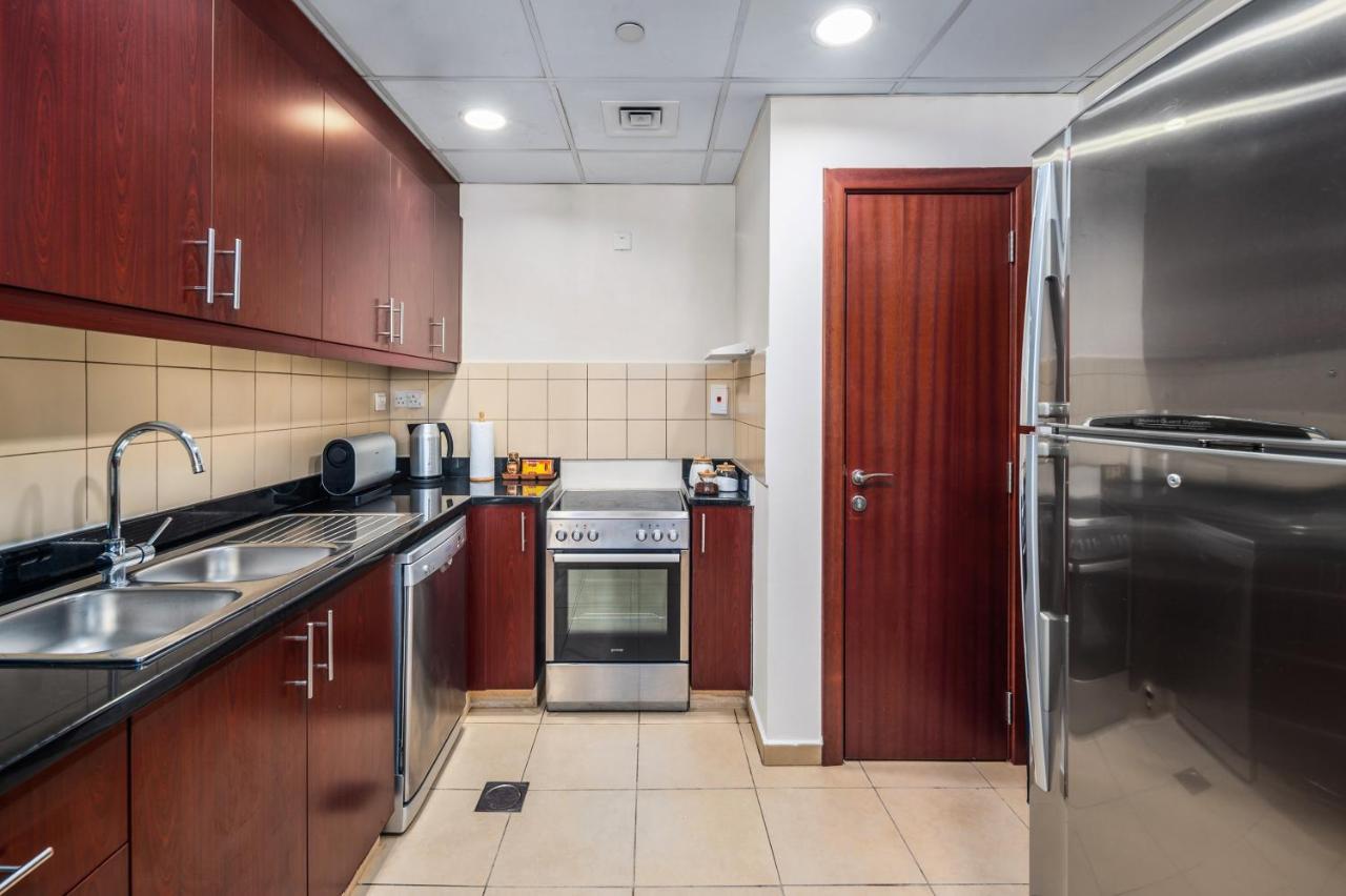 Lovely 2-Bed Condo In Jbr - 5 Mins From Beach - Palm View! Dubai Exteriör bild